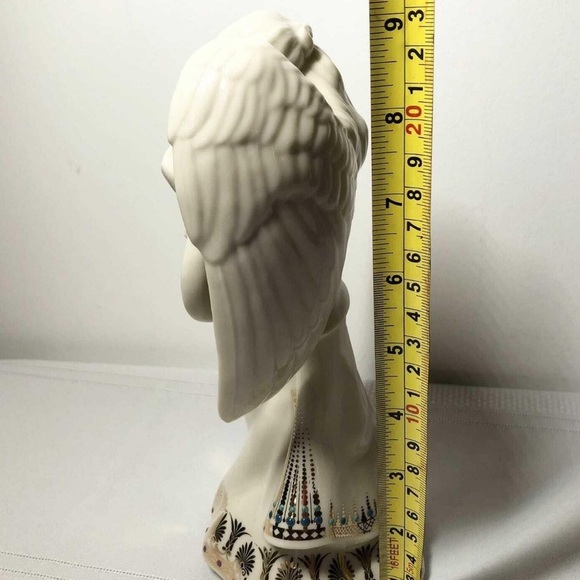 LEMAX Angel of Harmony, Light & Love. Porcelain. Jewels collection. 9” - Picture 4 of 6